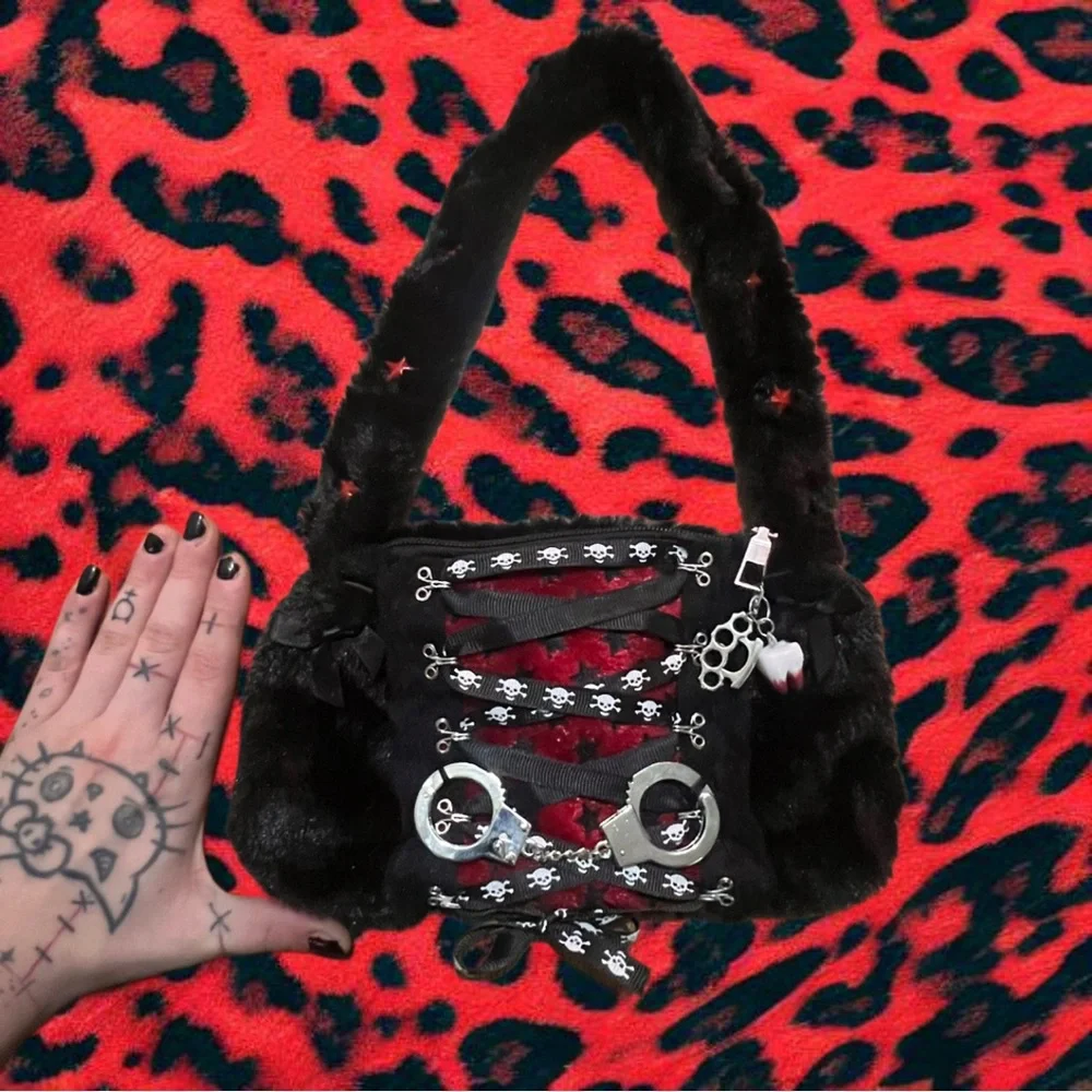 Black and Red Skull-Patterned Women's Bag - Picture 3 of 4